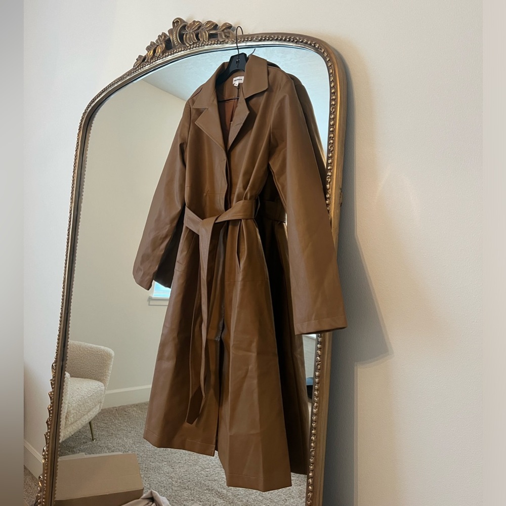 BEAND NEW WITH TAGS Viktoria Faux Leather Coat in Camel superdown